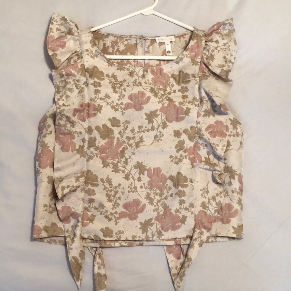 Jacquard top with flutter sleeves